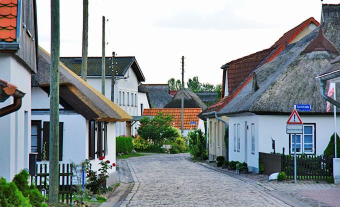 Hotel Zur Bruecke Greifswald Exterior foto