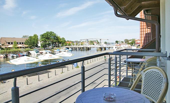 Hotel Zur Bruecke Greifswald Exterior foto